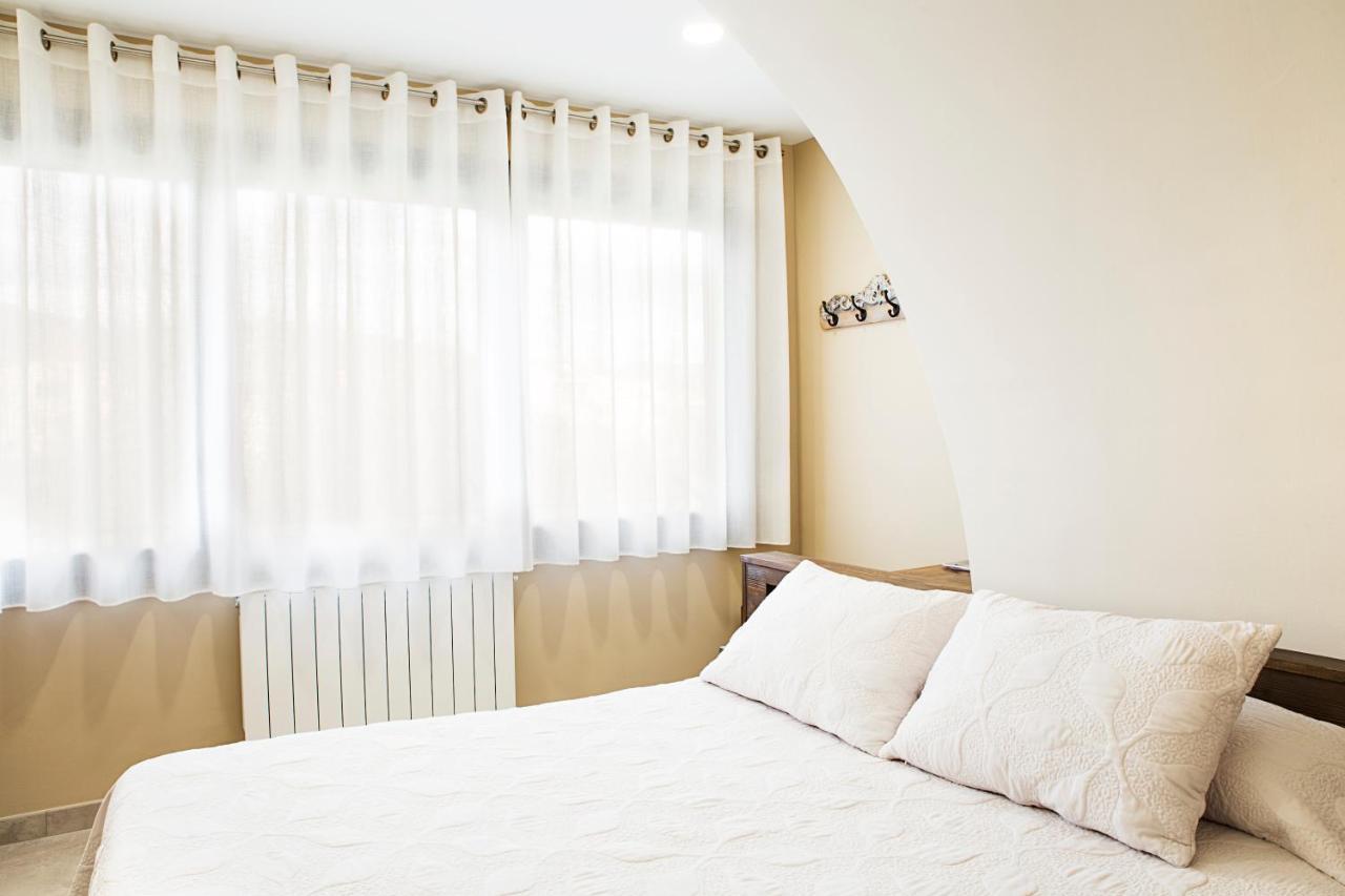 Habitacions Placa Major Santa Pau Zewnętrze zdjęcie