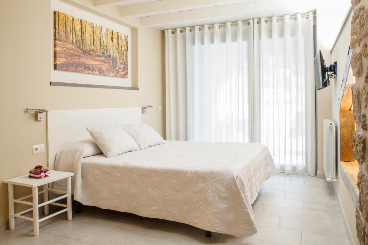 Habitacions Placa Major Santa Pau Zewnętrze zdjęcie