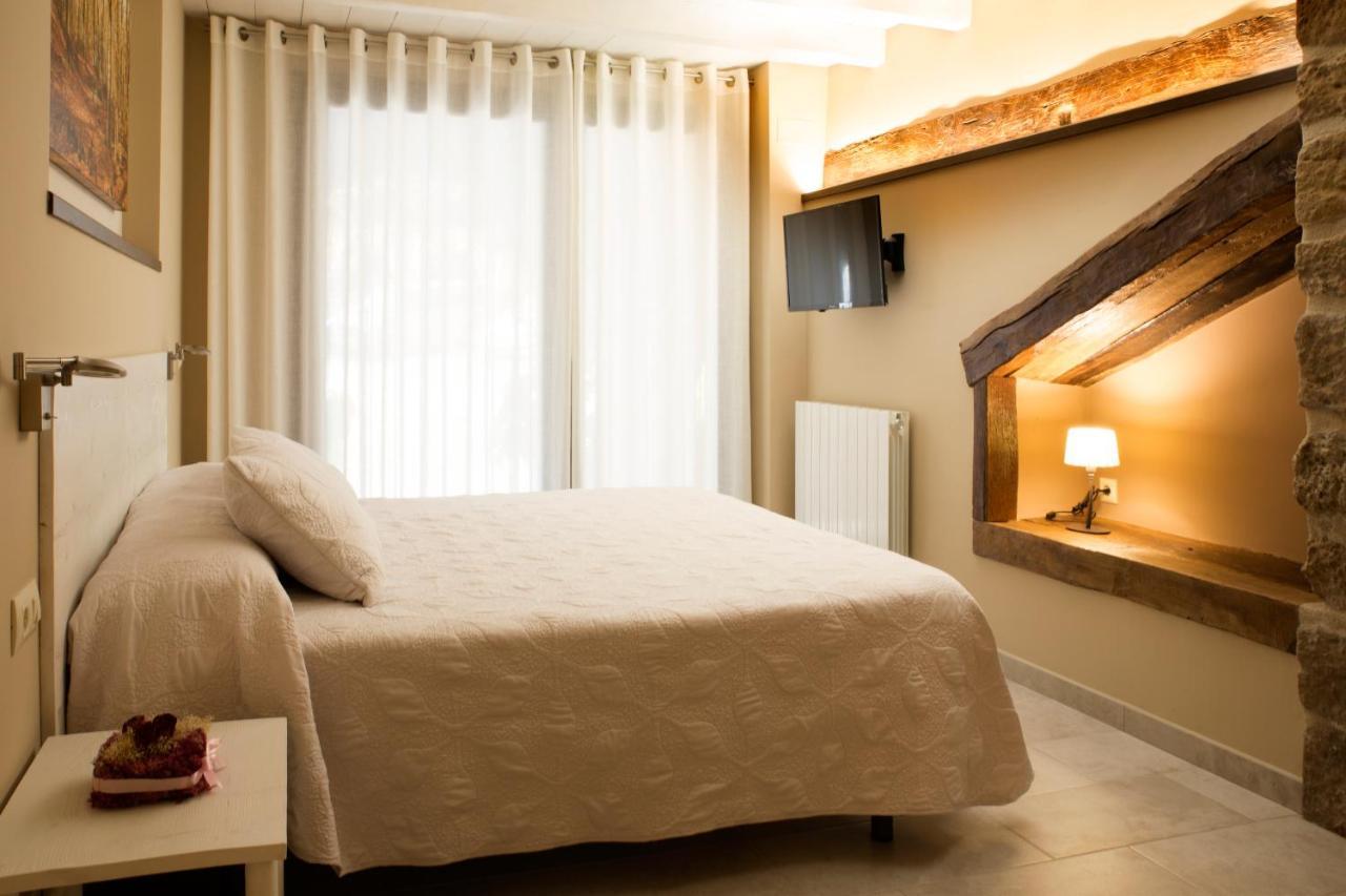 Habitacions Placa Major Santa Pau Zewnętrze zdjęcie
